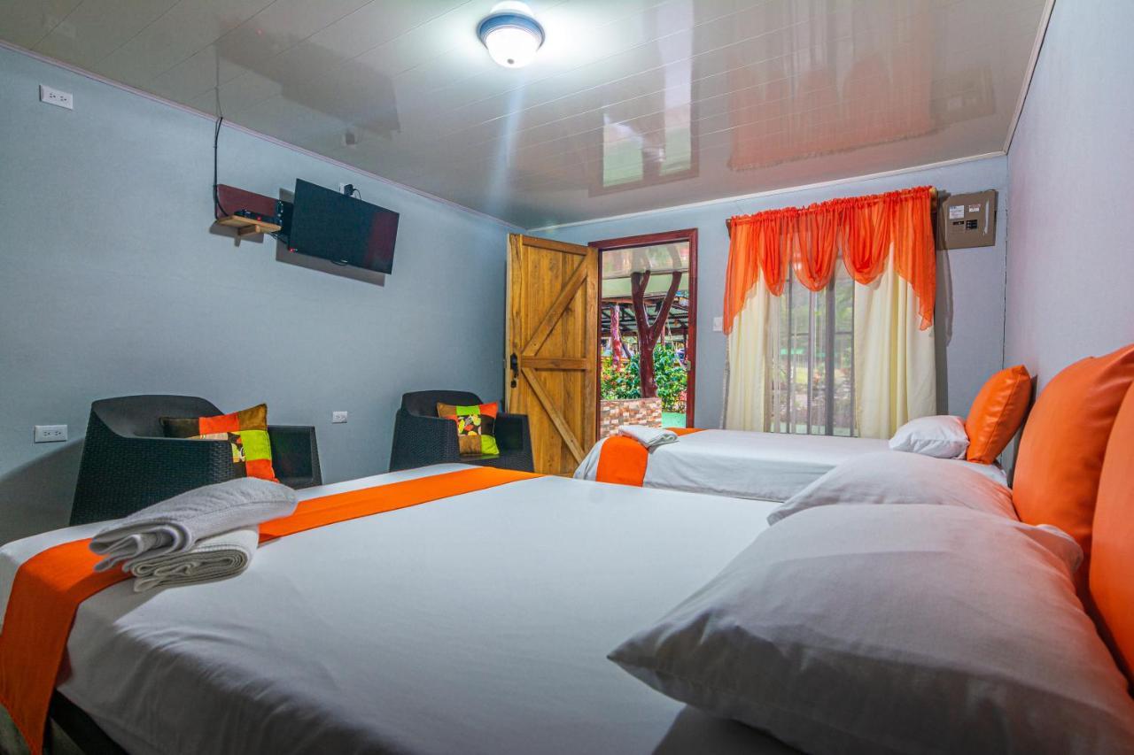 Rio Celeste Springs Blue Lodge